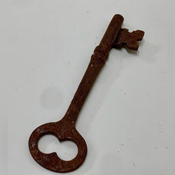 c. 1900 Antique Michigan Industrial Commercial Solid Barrel Skeleton Key Rusty - Picture 7 of 8